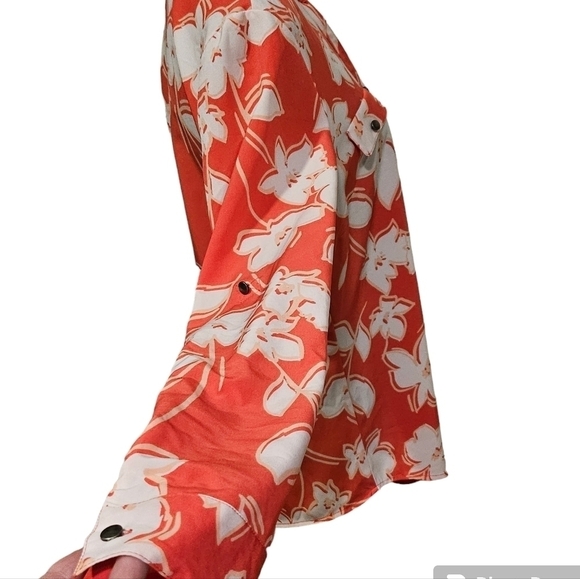 Laura Scott Coral Floral 94% polyester 6% Spandex V-neck Button Up Blouse Size M - Picture 4 of 9
